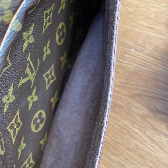 Louis Vuitton Vintage Authentic Handbag - Picture 12 of 16